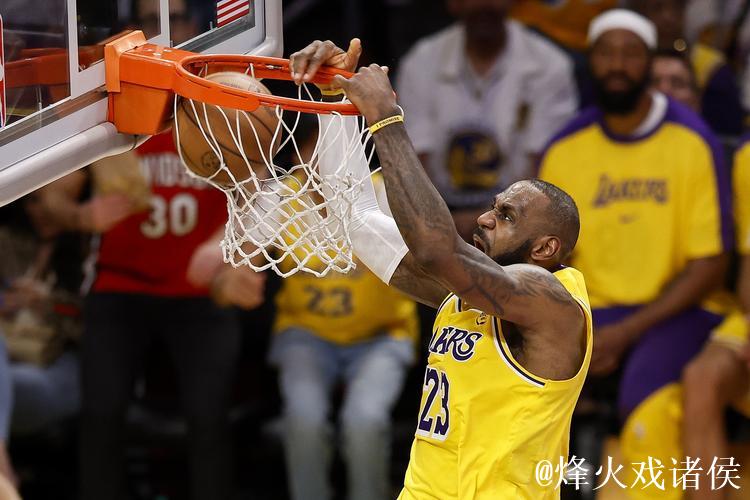 詹姆斯26分助布朗尼首得分 骑士狂胜湖人豪取5连胜 詹姆斯26分助布朗尼首得分 骑士狂胜湖人豪取5连胜