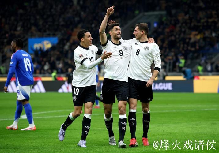 格雷茨卡建功基米希双助 德国2-1逆转意大利占据先机 格雷茨卡建功基米希双助 德国2-1逆转意大利占据先机